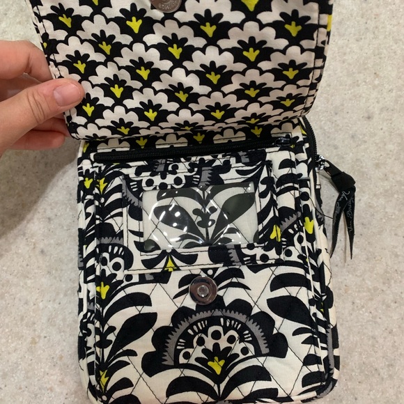 Very Gently Used Vera Bradley Mini Hipster - Picture 5 of 9